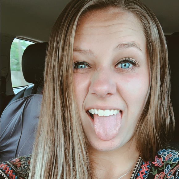 Meet your Posher, Kennedy - Picture 4 of 5